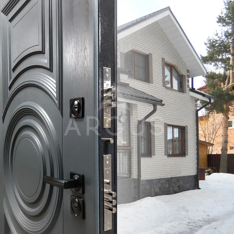 Входная дверь Тепло Букле черный (Рустик пепельный,Сайрос, Дуб черно-коричневый